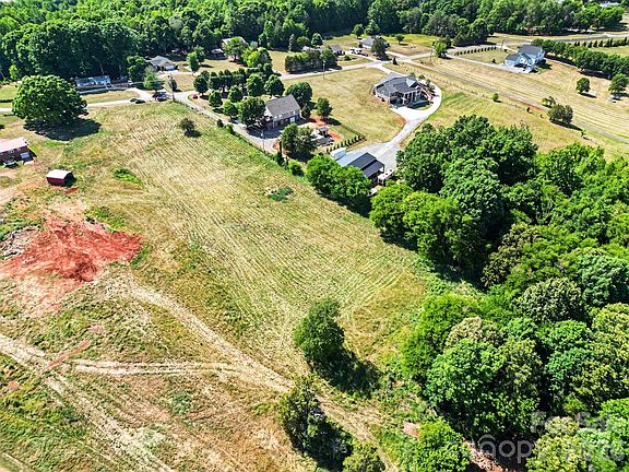 5th image of 550 Patterson Farm Rd