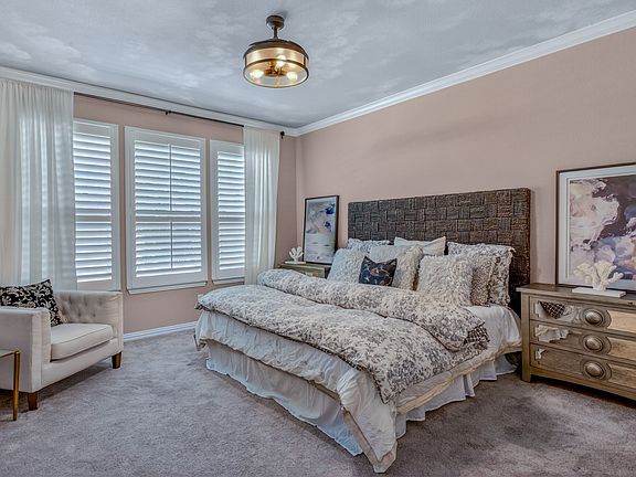 5th image of 6313 Paragon Dr