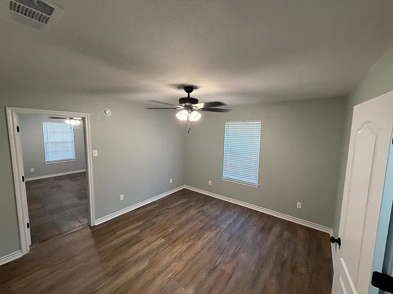 421 W Thomas St — Photo 12