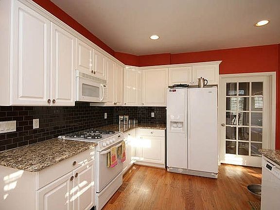 New Granite & Tile Backsplash
