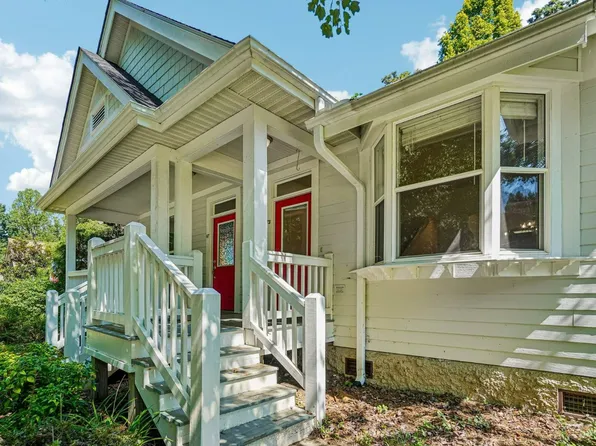 73 Covered Bridge Dr, Flat Rock, NC 28731