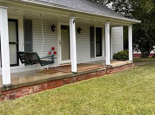 723 Gordon St, Eden, NC 27288