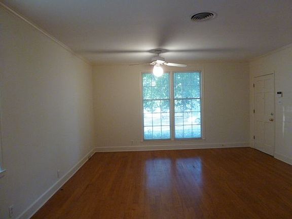 5th image of 135 W 11th St