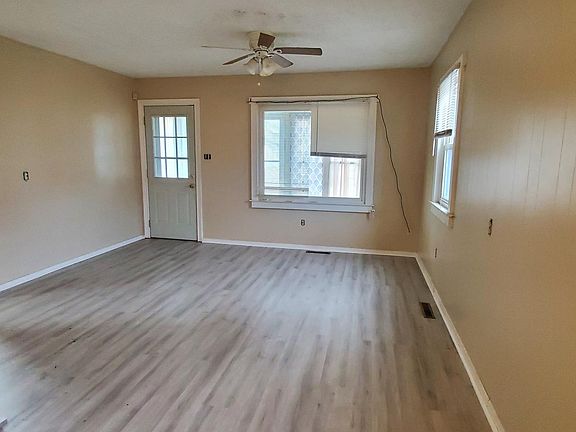 2nd image of 2444 Grant Ave