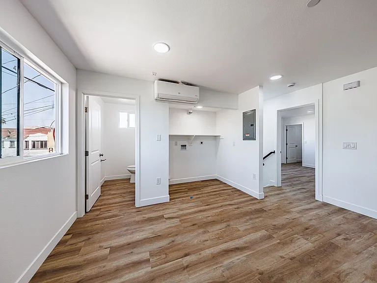 Huge 2, 3 & 4 Bed 2026 Townhomes — Photo 65