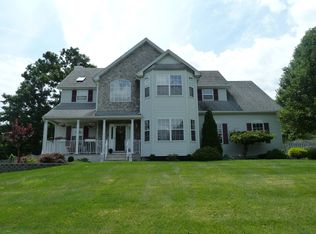 2 Wellington Pl, Hackettstown, NJ 07840