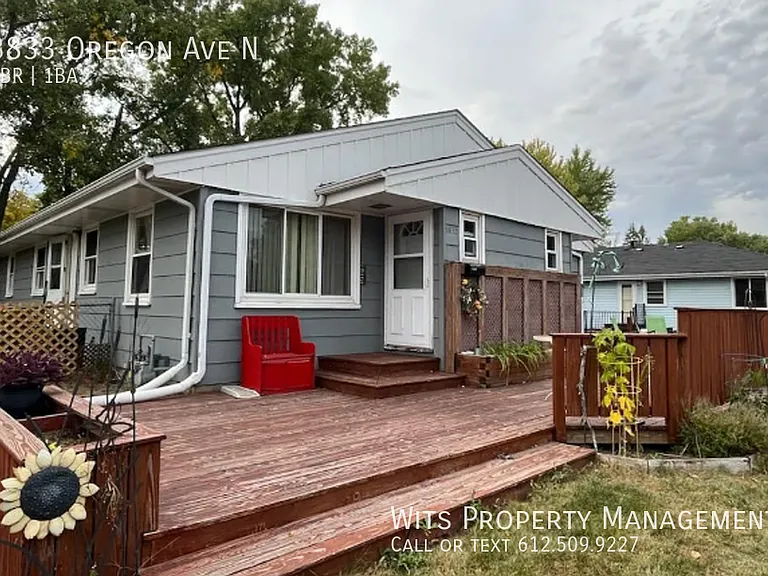 3833 Oregon Ave N — Photo 1