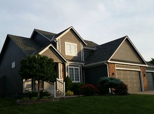 405 S Lakeshore Dr, Raymore, MO 64083