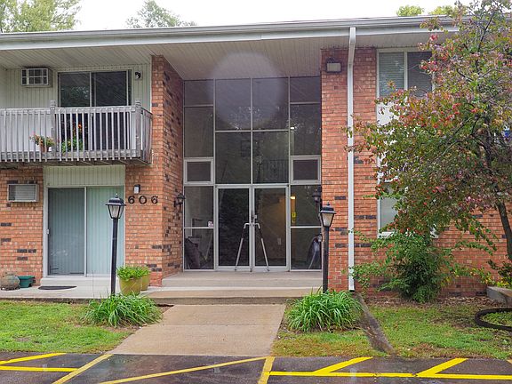 3rd image of 606 Lynn Ave Unit 9