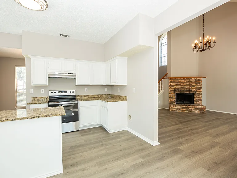 6718 Scarlet Dr — Photo 10