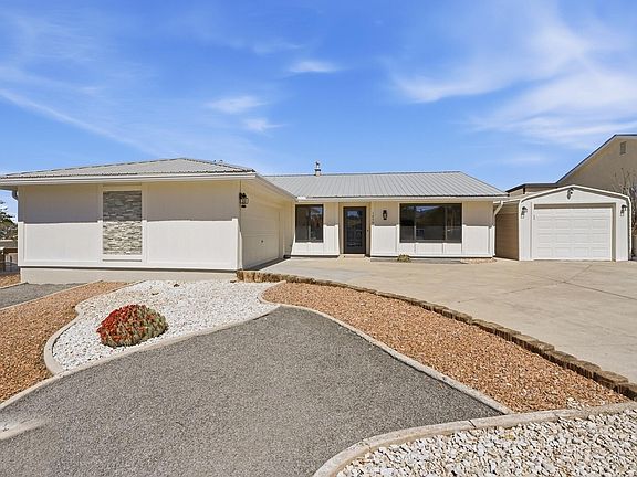 2nd image of 12501 Iroquois Pl NE