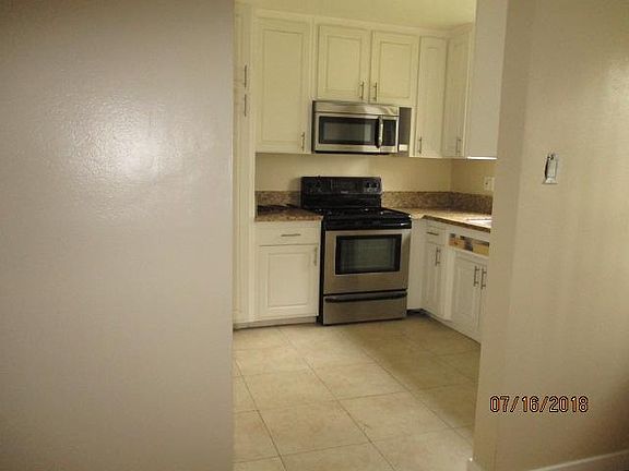 2nd image of 1220 Lyndon St APT 1