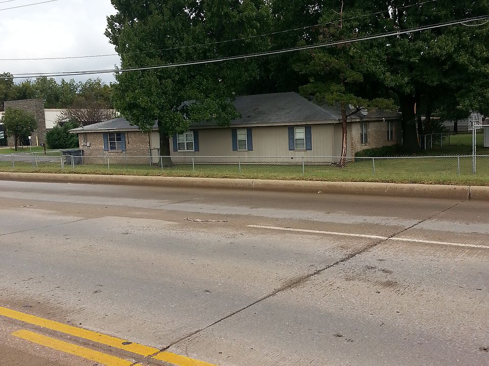 2nd image of 8102 E 124th St
