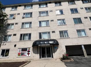 1227 S Harlem Ave APT 210, Berwyn, IL 60402