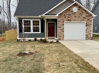 104 Crew Ln, Black Mountain, NC 28711