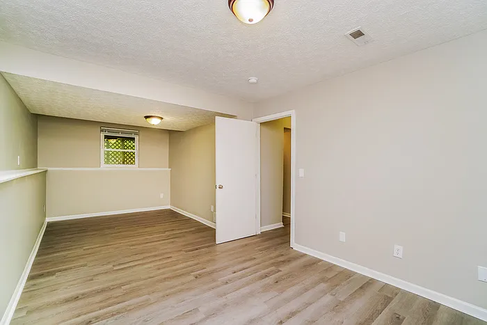 1486 Tall Meadows Dr — Photo 11