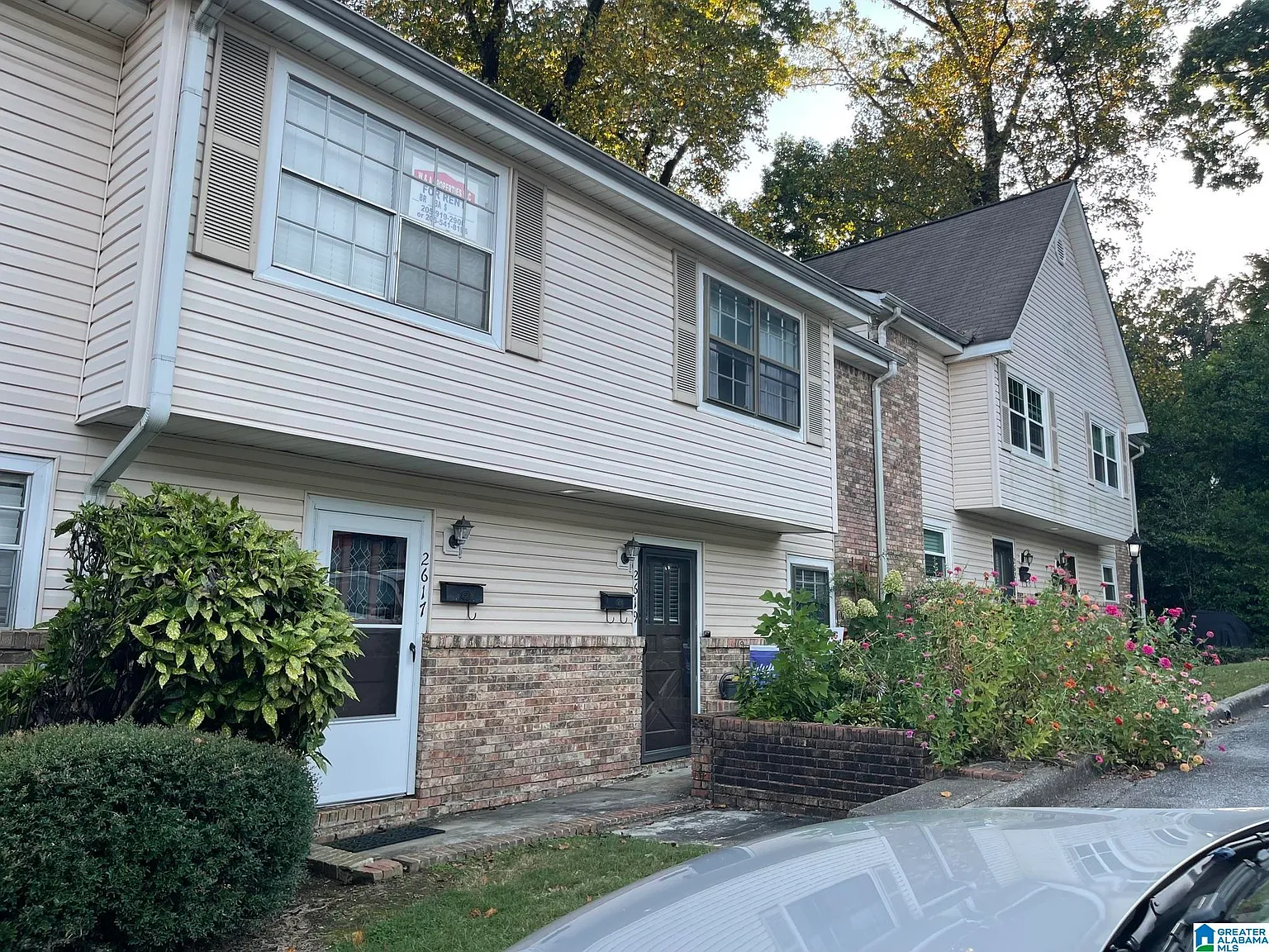 3 bed, 2.5 bath, 1475 sqft, $1,685 — Photo 1