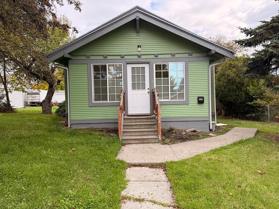 2508 Moore St
