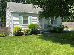 63 Union Ave, Warwick, RI 02889