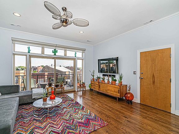 3rd image of 2734 W Belmont Ave APT 4