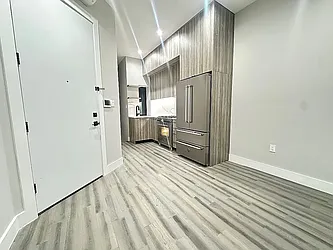 856 Hancock Street, #1B