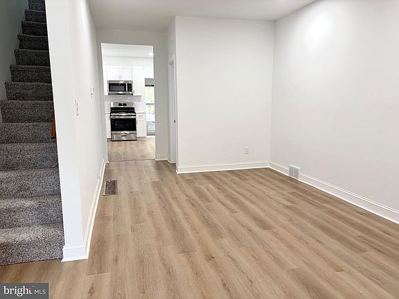 5th image of 320 Powell St