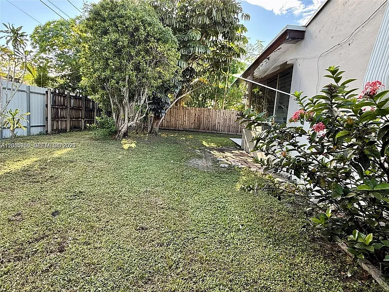 7654 Indigo St — Photo 25
