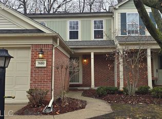 7680 Rivergate Dr, Westland, MI 48185