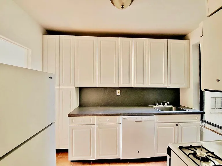 173 E 101st St #4 — Photo 4