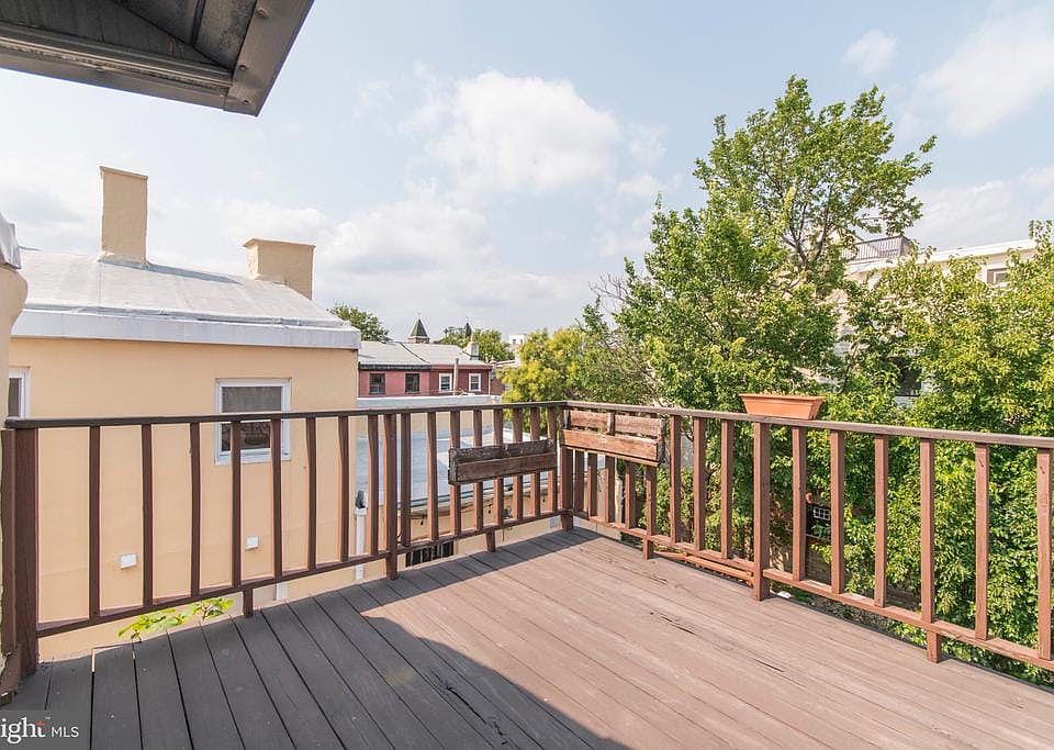 1st image of 513 W Girard Ave #2R