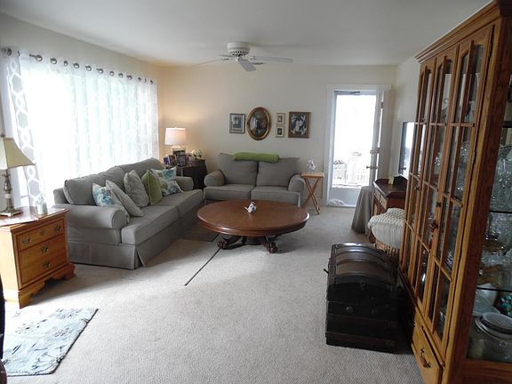 5th image of 114 Saint Lawrence Ave