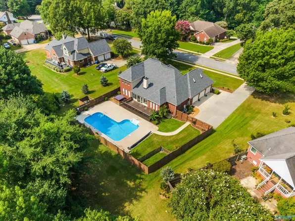 17092 Forest Hill Dr, Athens, AL 35613