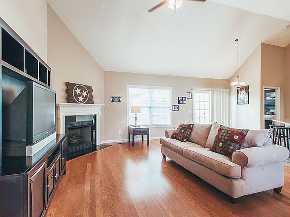 4th image of 1311 Wentworth Dr