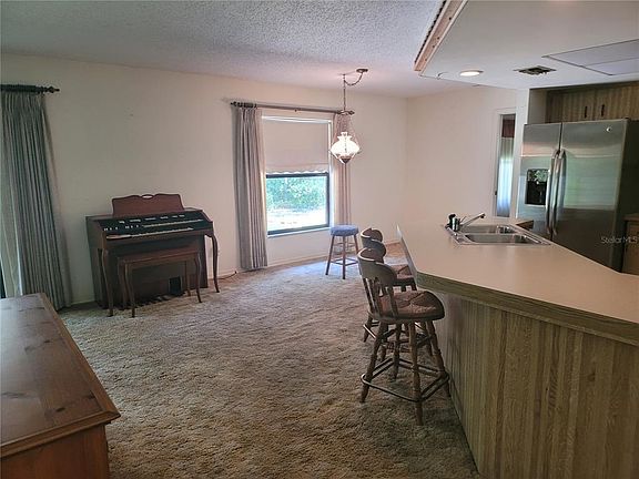 4th image of 151 Marion Oaks Dr