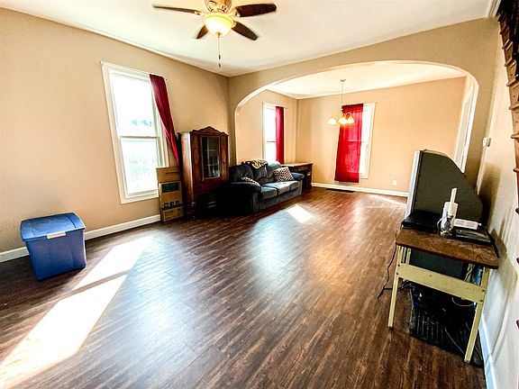3rd image of 541 W Park Dr