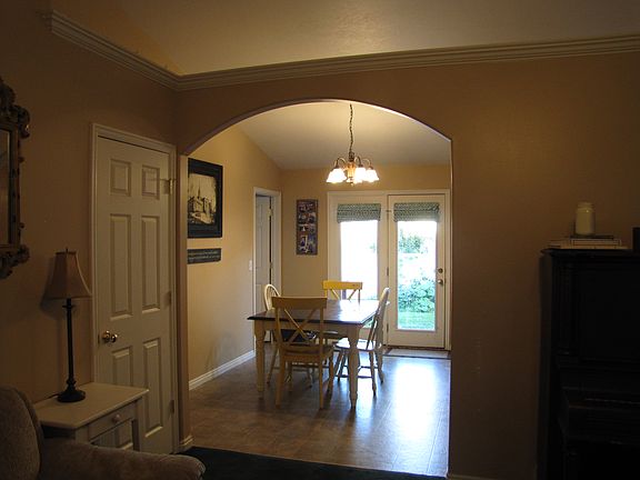 Looking into Dining room 