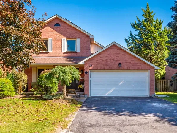 10 Handorf Dr, Cambridge, ON N3C 3Y2