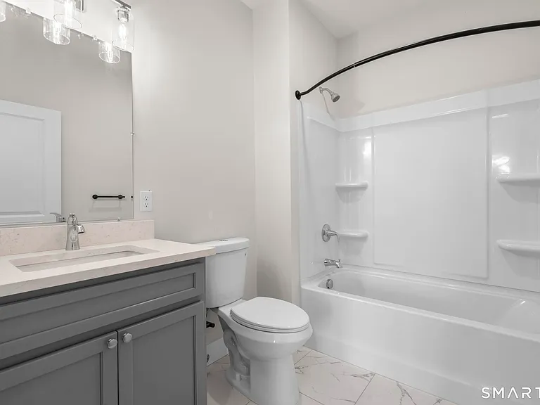 113 Canal St W #302 — Photo 31