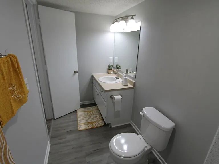 6320 S 72nd St #307 — Photo 10