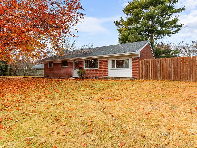 2270 Wernert Ave — Photo 3