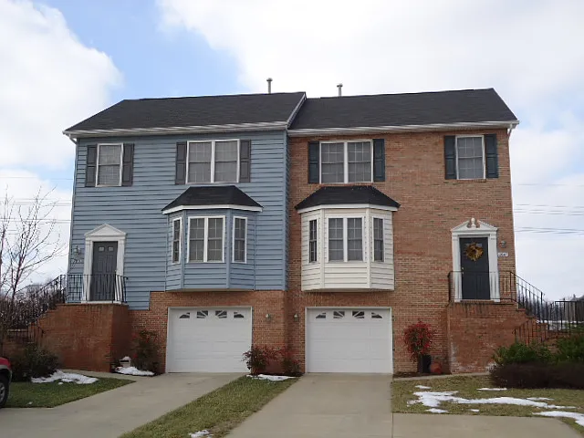 2051 Stoneleigh Dr