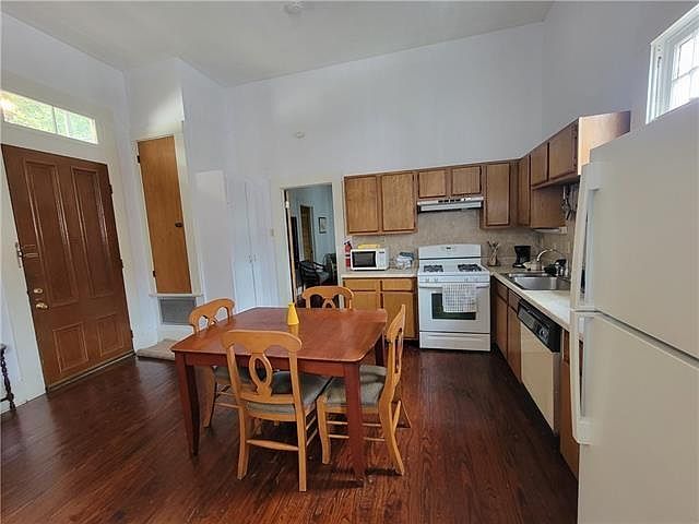 1st image of 2213 Brainard St