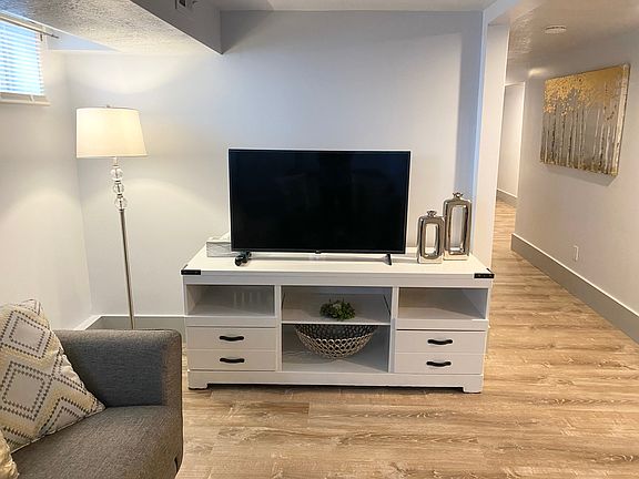 3rd image of 802 E 500 S #Basement
