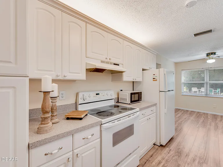 121 Westwood Dr — Photo 8
