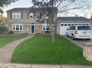 2 Teton Pl, Lake Grove, NY 11755