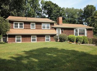 23 Tamidan Rd, Poughkeepsie, NY 12601