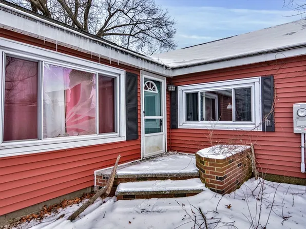 15 Christman Ave, Lowell, MA 01852