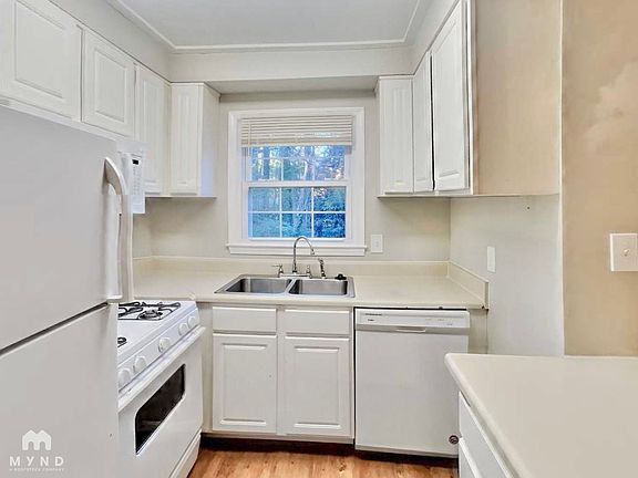 4th image of 4705 Blue Bird Ct APT A