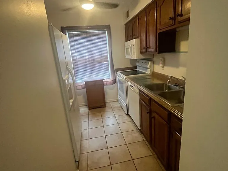 15 Hampton Dr — Photo 9