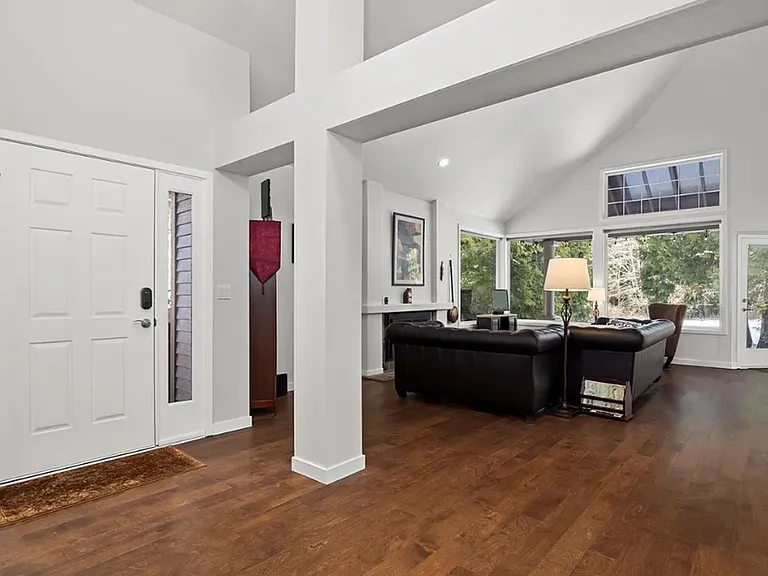 9032 Gleneagle Dr — Photo 10
